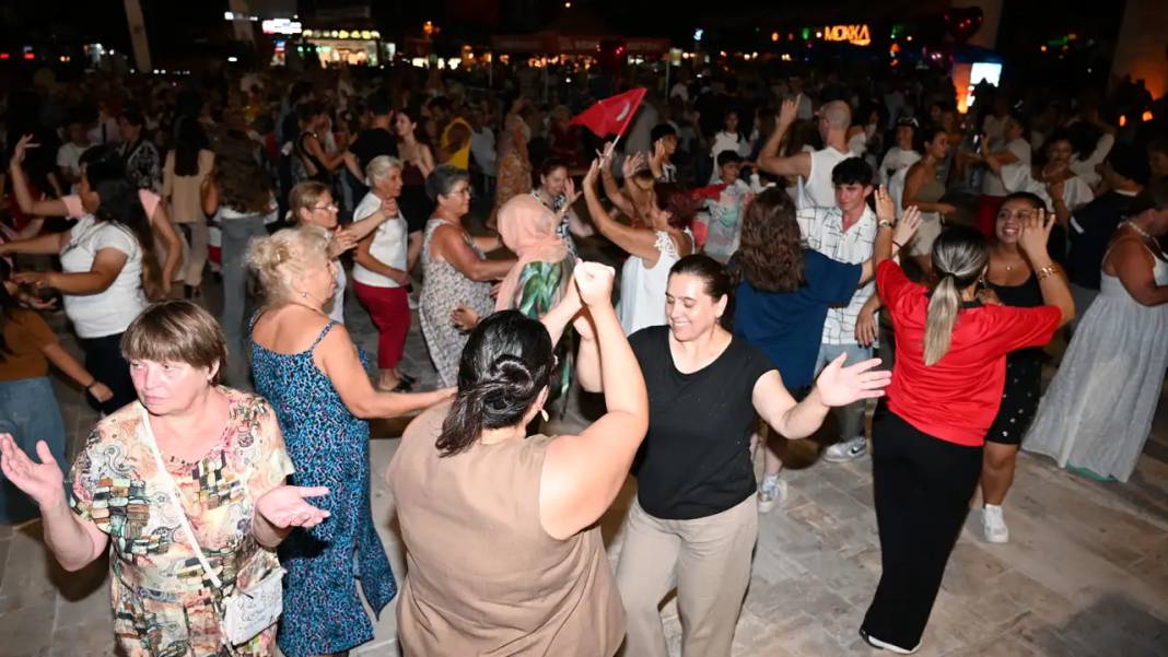 Kemer Halkı 30 Ağustos’ta Tek Yürek Oldu 6